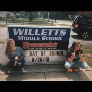 Meet your Posher, Hallie